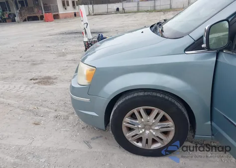 2008 Chrysler Town & Country Limited z USA, uszkodzony, nr VIN 2A8HR64X18R825820